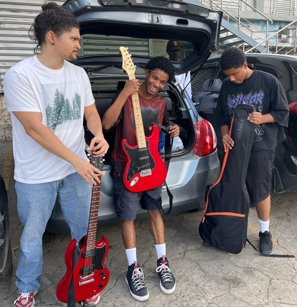Fotografía de Korven Brox - guitarra-de-korven-brox